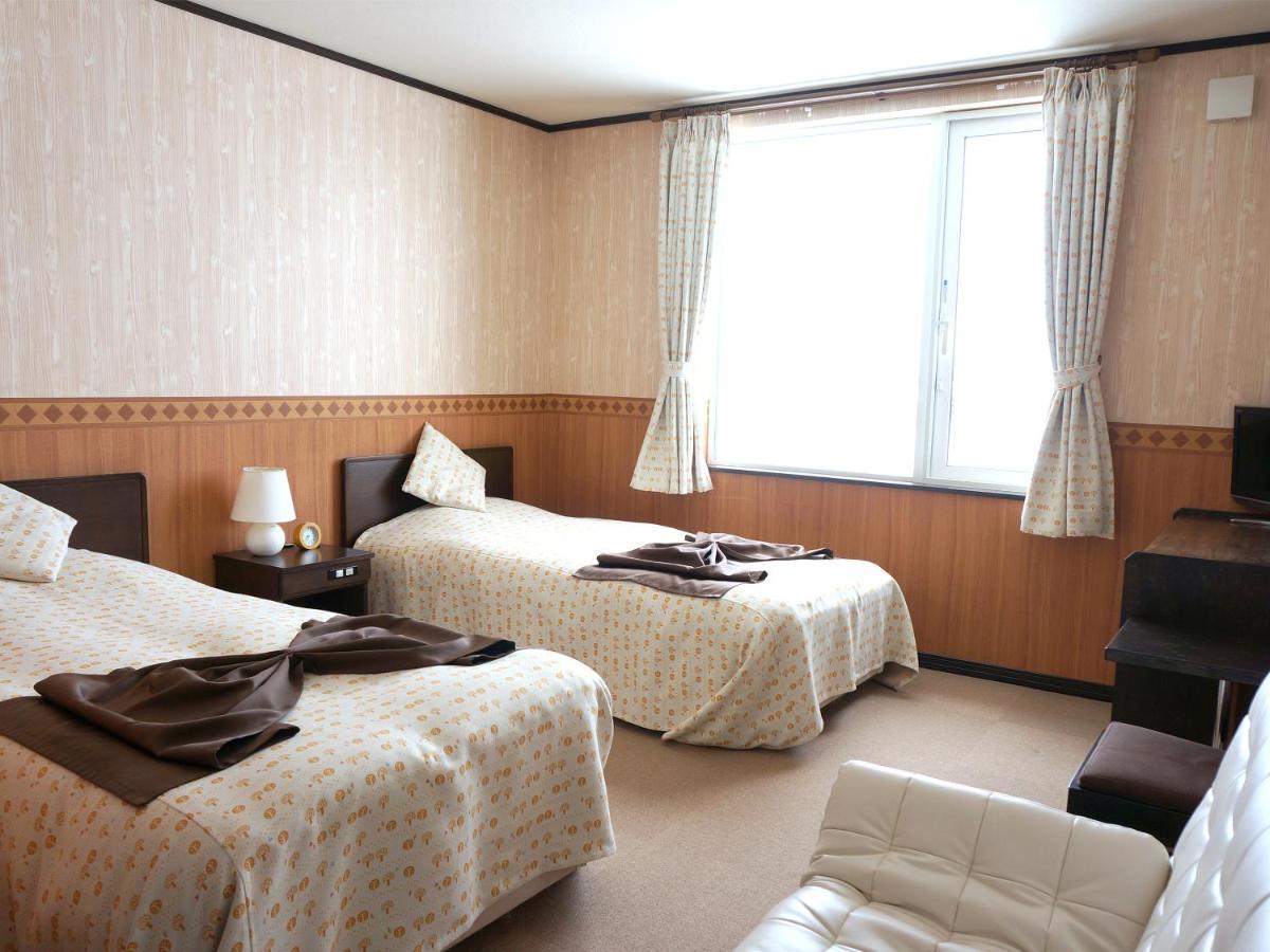 Petit Hotel Blaneneige Nakafurano Екстер'єр фото
