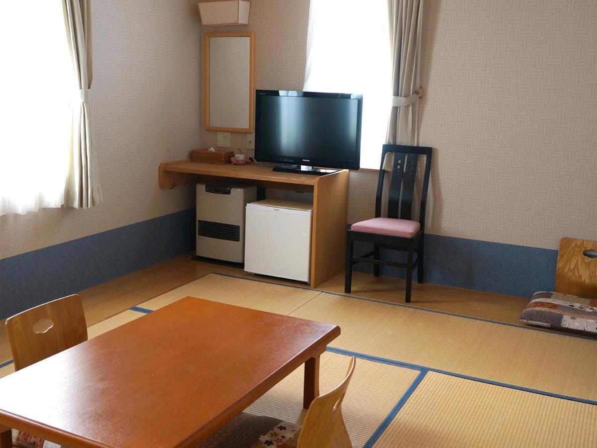 Petit Hotel Blaneneige Nakafurano Екстер'єр фото