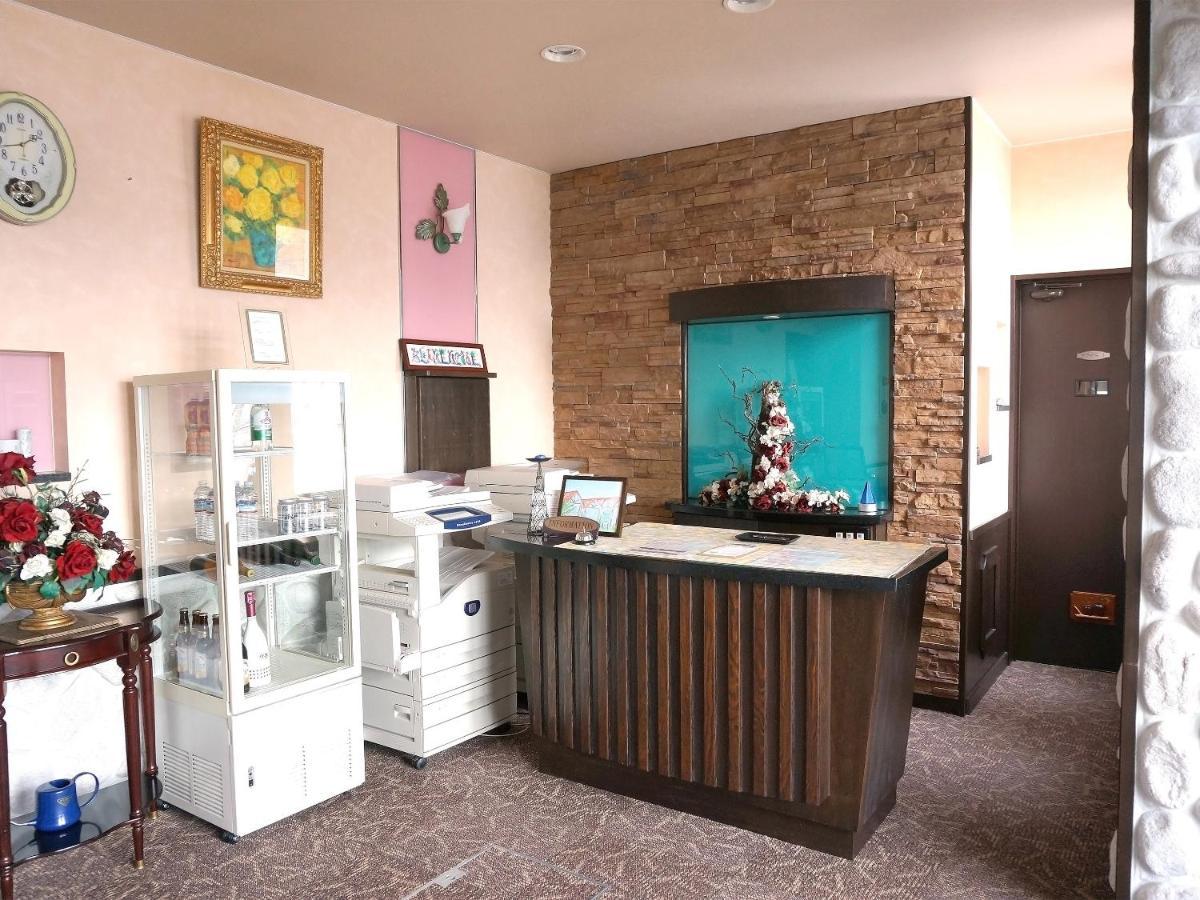 Petit Hotel Blaneneige Nakafurano Екстер'єр фото