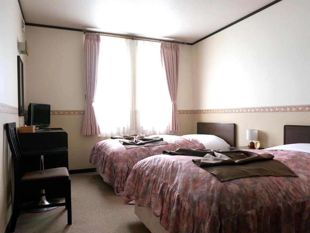 Petit Hotel Blaneneige Nakafurano Екстер'єр фото